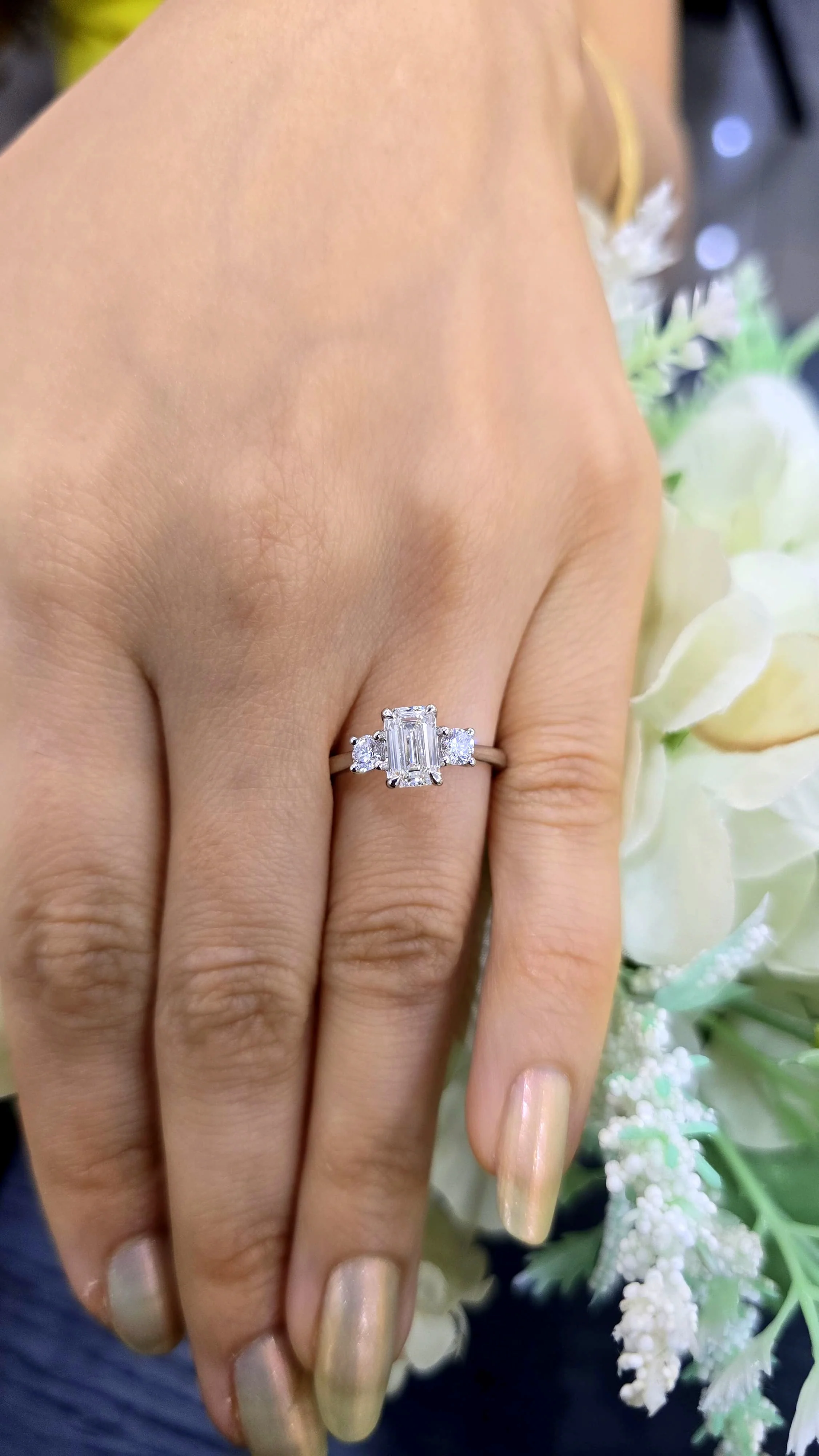 1.50 Carat D/VS Lab Grown Emerald & Round Diamond Trilogy Ring In 950 Platinum - Image 5