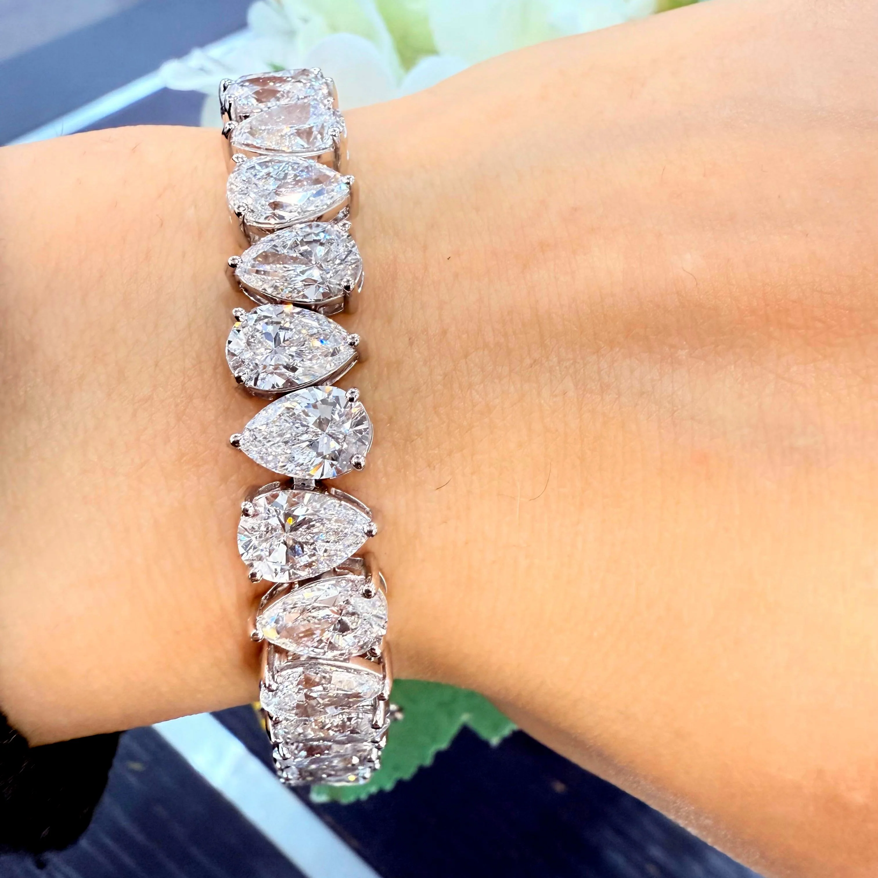 35.42CT D/VS Pear Lab Diamond Tennis Bracelet In Platinum - 35Grams - Image 6