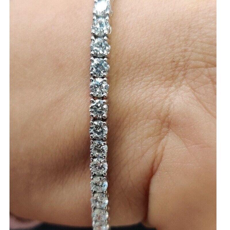 D/VVS 6.00 ct Lab Diamond Claw Set Tennis Bracelet in 9k Gold 7in - Image 6