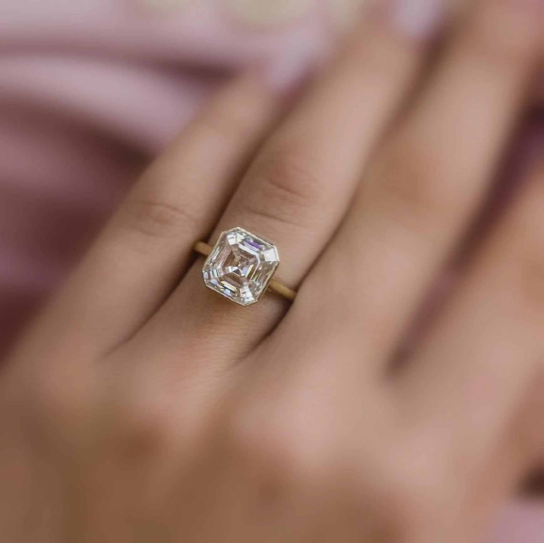 Last Piece IGI Certified 5.00Ct Asscher Diamond Bezel Set Solitaire Ring 18k Yellow Gold - Image 3