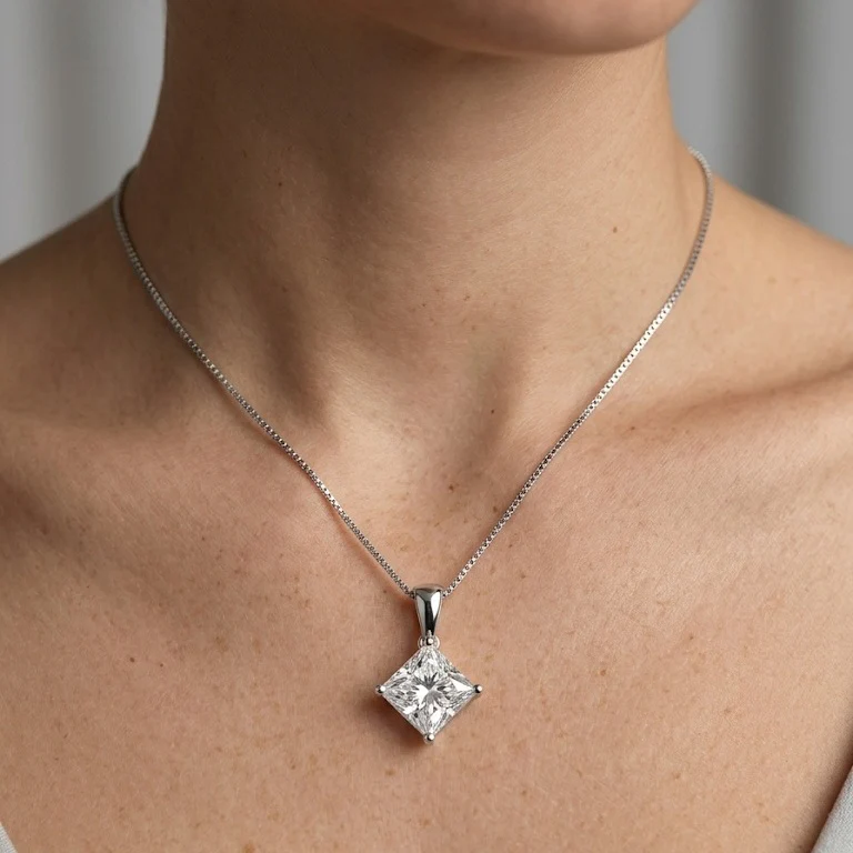IGI Certified 2.00Ct Princess Lab Diamond Solitaire Pendant Necklace in Gold - D/VVS