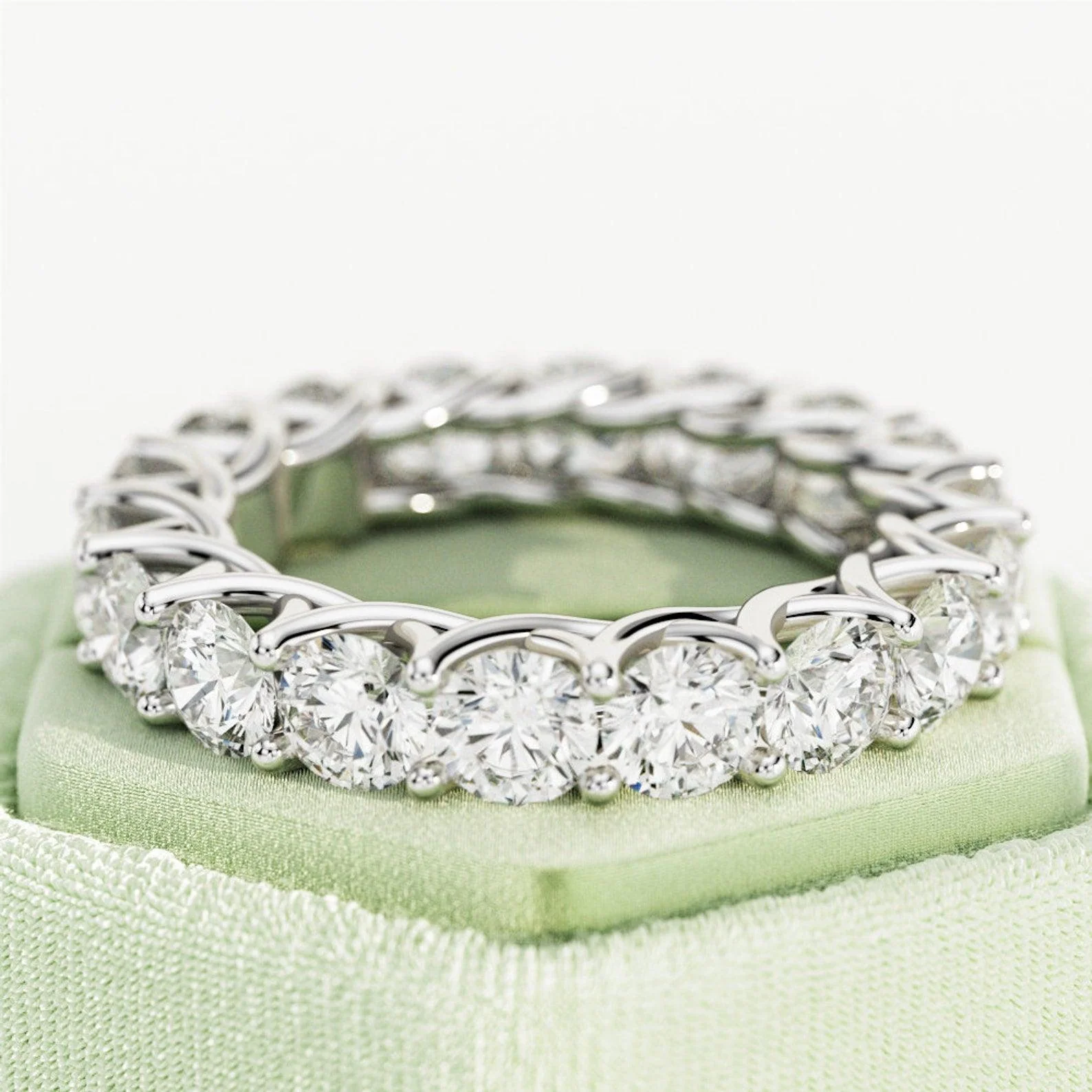 Round Diamond Claw Set Full Eternity Ring for Women's - 4.00Carat - 6.00Carat - D/VVS - Image 3