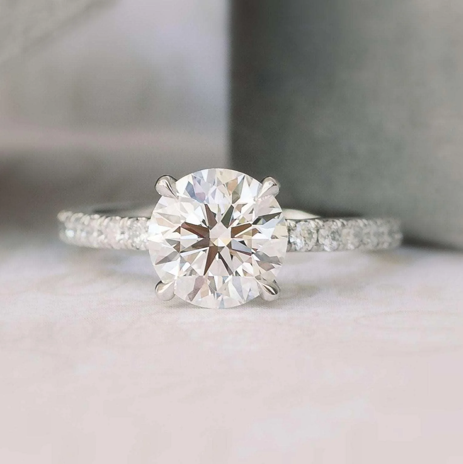 Last Piece IGI Certified 4.50Ct Round Diamond Engagement Ring in Platinum - Image 4